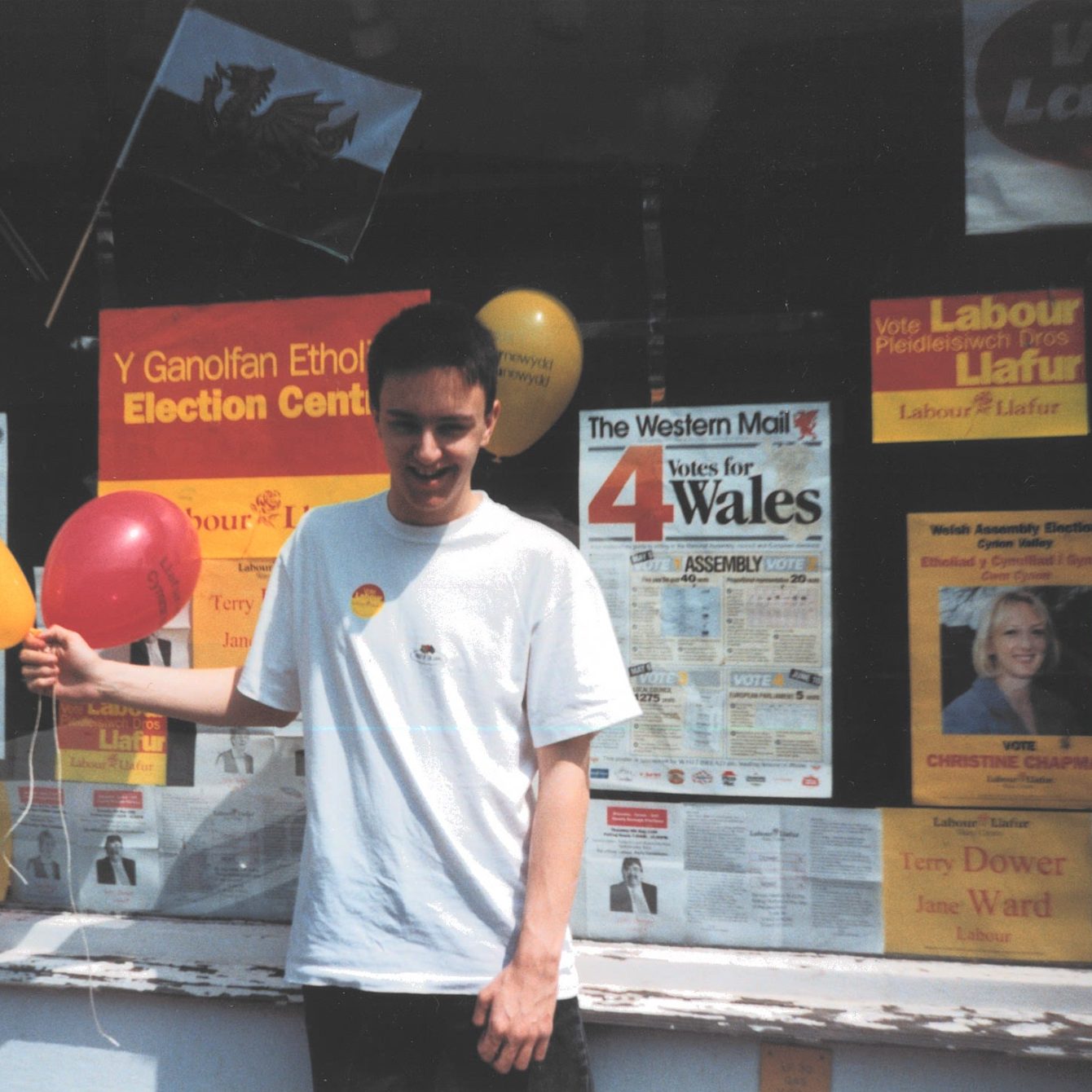 Campaigning for Labour in the first Welsh Assembly and RCT Council elections in Penrhiwceiber. 1999.